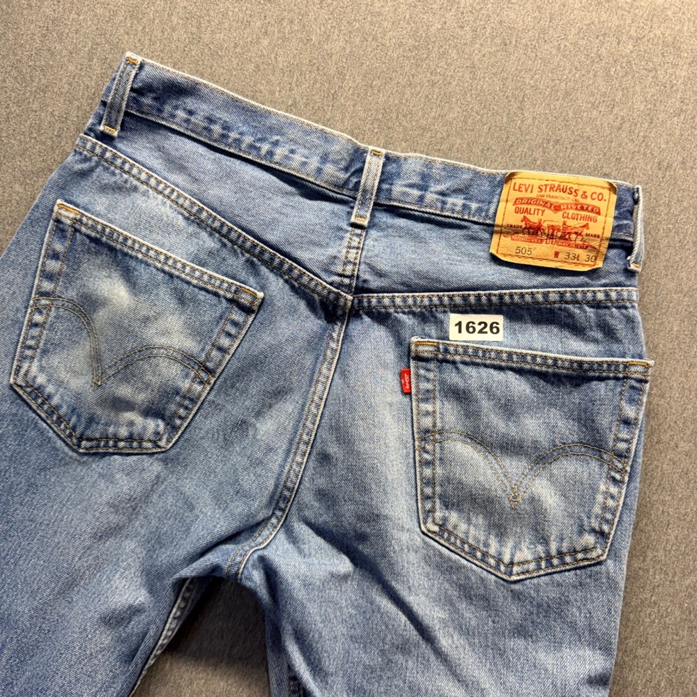 Levis 505 Regular Fit Jeans Mens 33x30 Medium Wash Blue Denim Straight Leg 00505